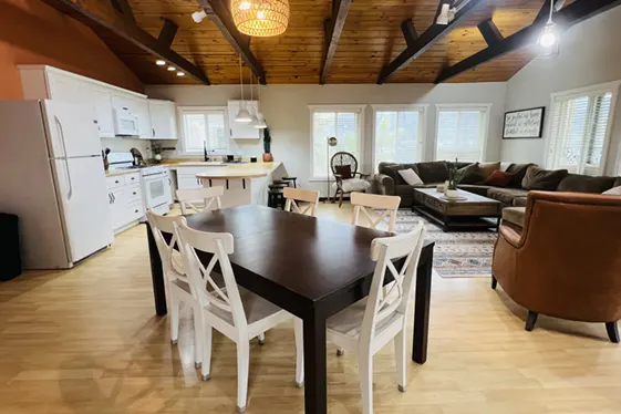 casa-mision-greatroom
